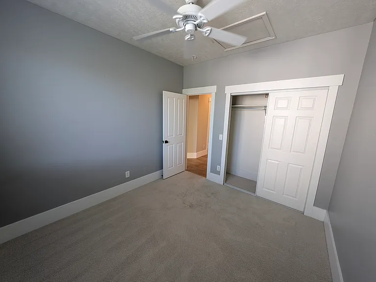 8743 N Franklin Dr — Photo 31