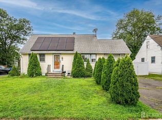 19 W Edward St, Iselin, NJ 08830