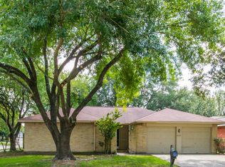 2307 Colonial Ridge Dr, Friendswood, TX 77546