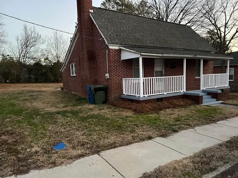 505 Lowell Ave — Photo 1