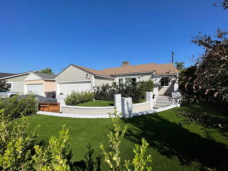 3662 Karen Ave — Photo 7