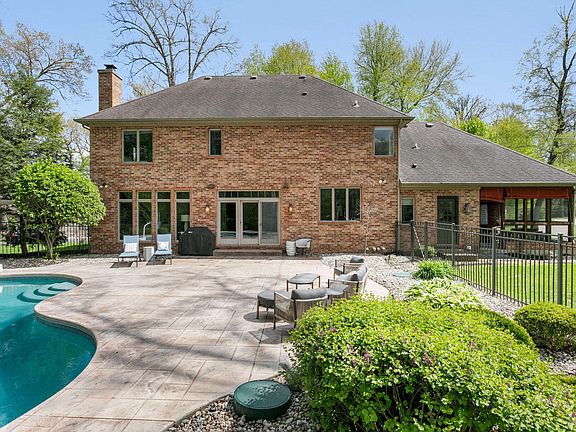 2nd image of 71474 Stags Leap Ct
