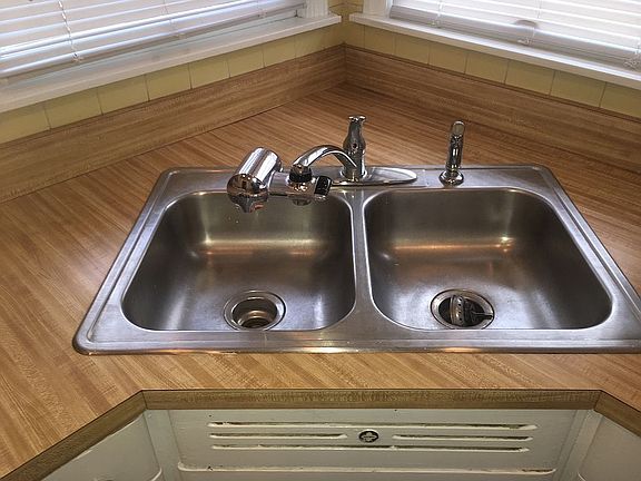 4th image of 207-209 Barberry Ln