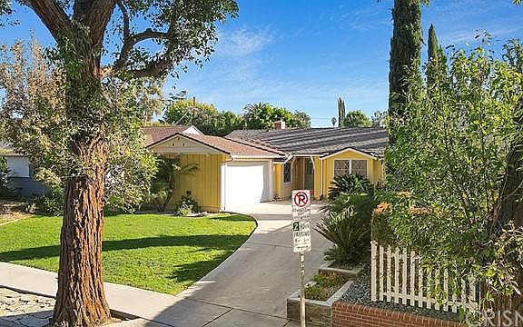 5th image of 22124 Costanso St