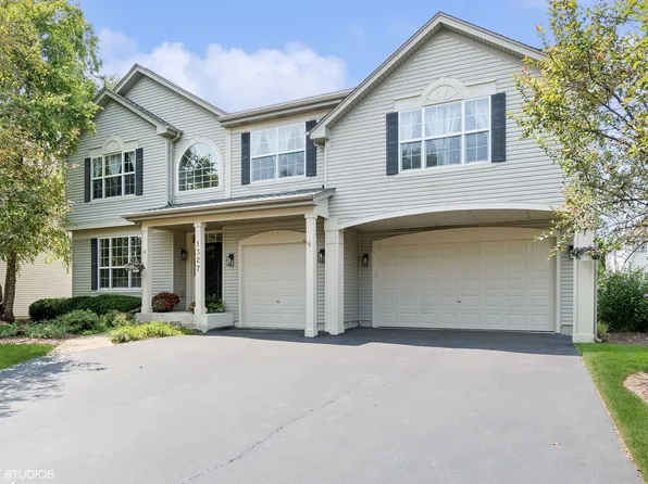 1327 Alexander Dr, Bolingbrook, IL 60490