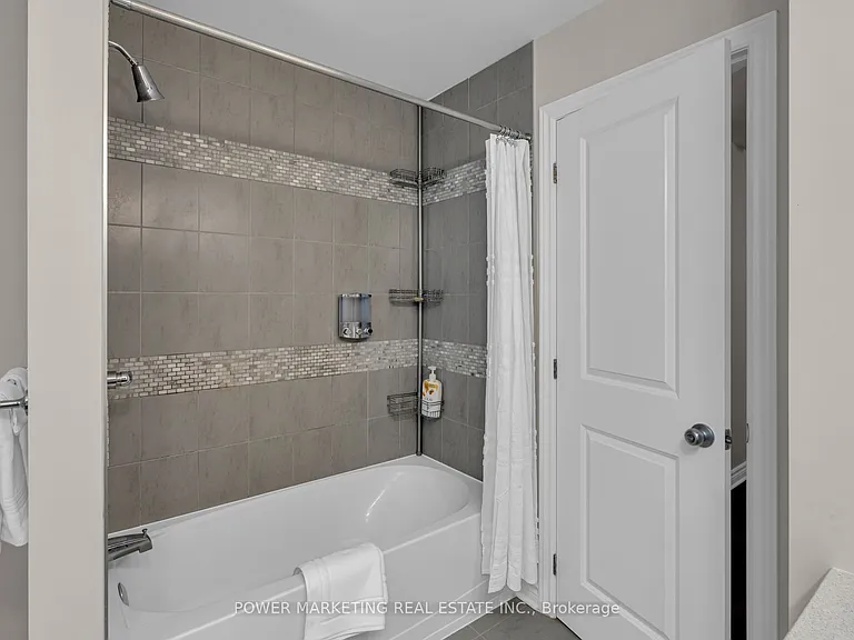 208 Alex Polowin Ave — Photo 23