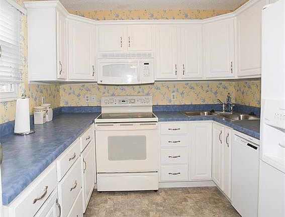 5th image of 9132 N Swan Cir