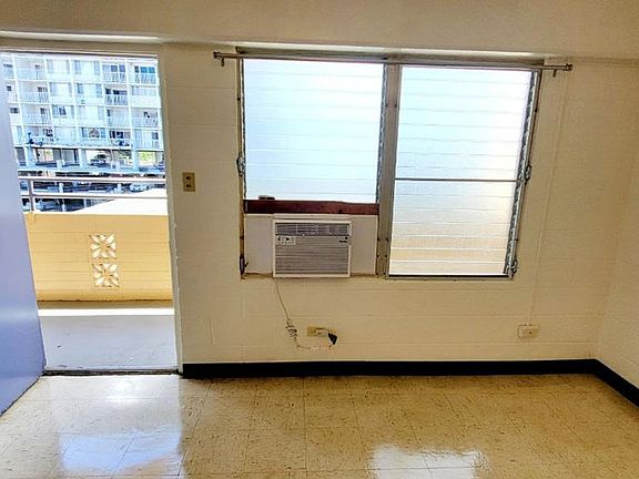 2nd image of 2558 Date St #D412