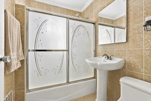 Bathroom, photo 2