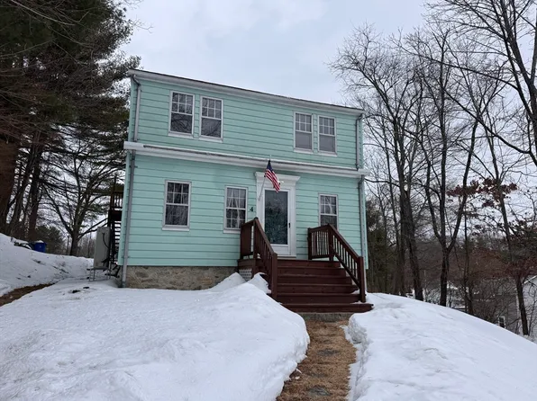 4 James St #2, Dudley, MA 01571