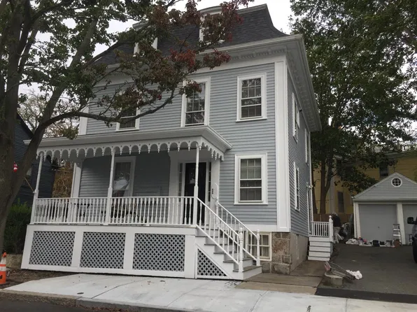 10 School St #2, Newport, RI 02840