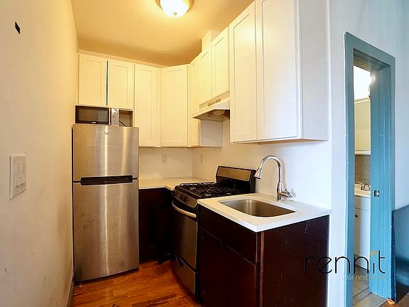 3rd image of 476 Gates Ave #4F