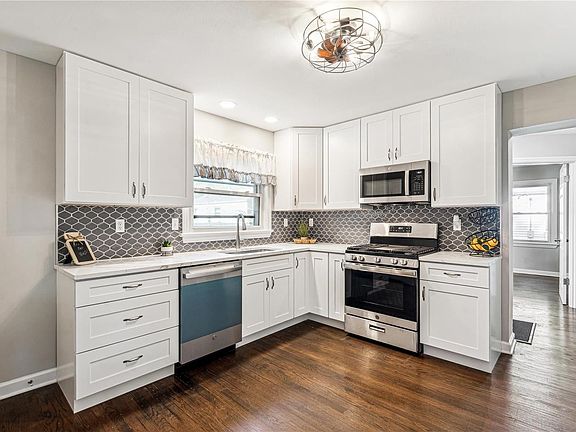 2nd image of 9210 Leith Ave