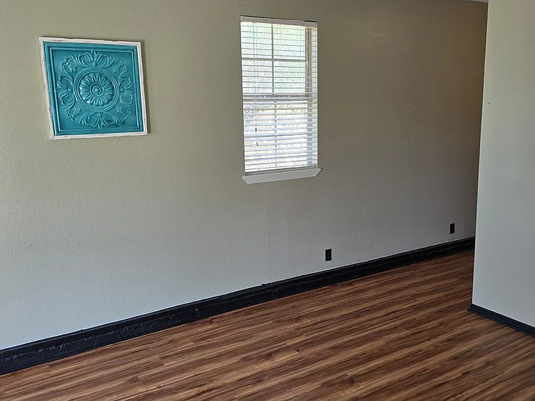 2408 W Kansas Ave — Photo 5