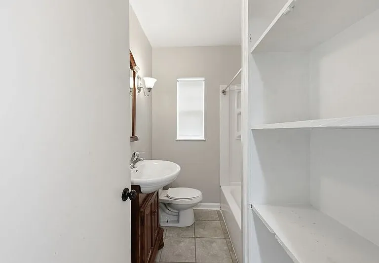 1048 Berkeley Rd #B — Photo 8