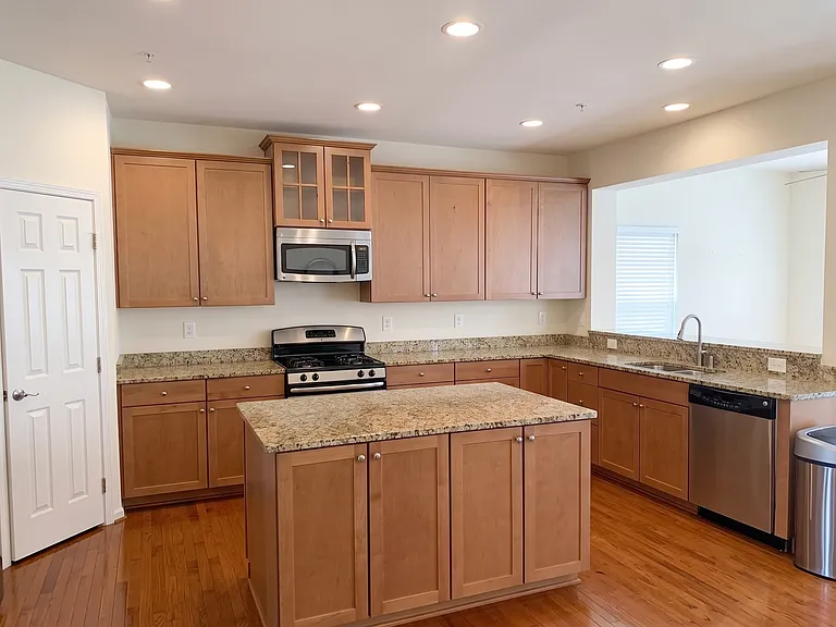 4255 Talmadge Cir — Photo 20