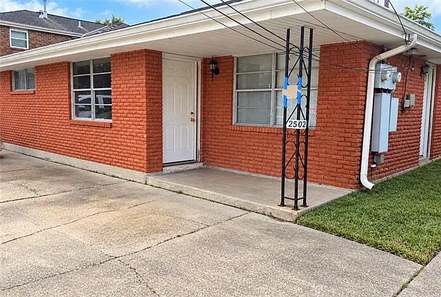 2502 Plaza Dr