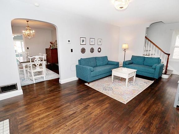 5th image of 408 E Como Ave