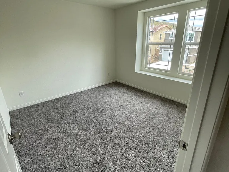 7709 Manor Dr — Photo 12