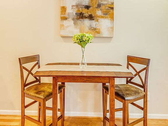 5th image of 137 Emmyllie Ct NE