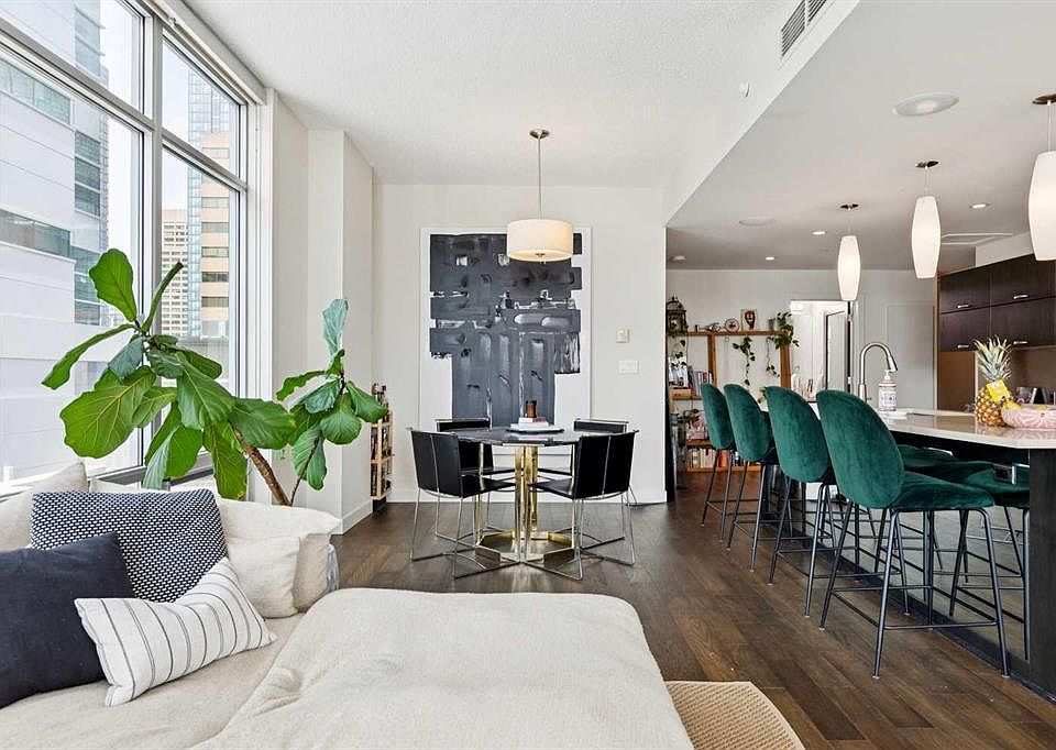 1st image of 530 S 12th Ave SW #201