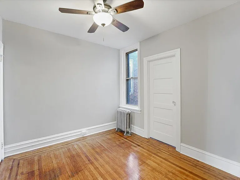 Middle Bedroom