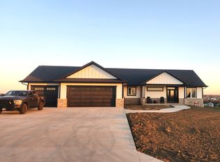 14486 Keegan Ct, Dubuque, IA 52002