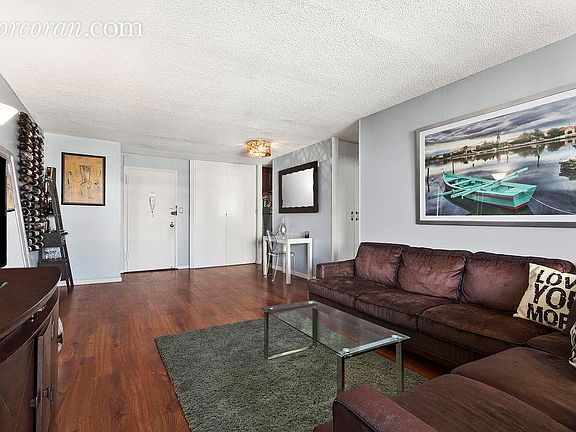 3rd image of 77 Fulton St APT 25B