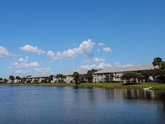 3rd image of 223 Pompano Dr SE APT D