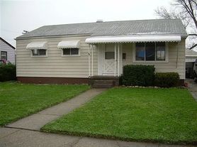21892 La Salle Ave, Warren, MI