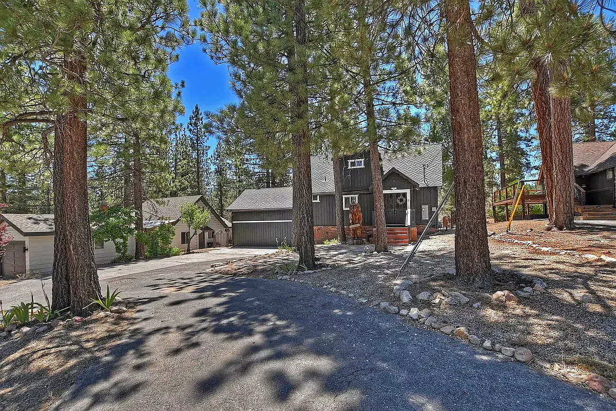 2 bed, 1380 sqft, $2,995 — Photo 3