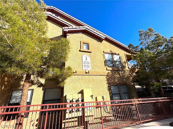 2nd image of 8250 N Grand Canyon Dr Unit 2018