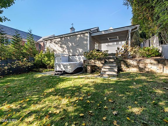 4th image of 155 Milbank Ave
