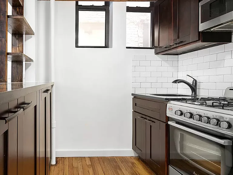 5 Weehawken St #1A — Photo 6