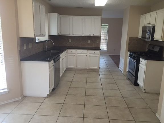 3rd image of 1468 Sedalia Dr