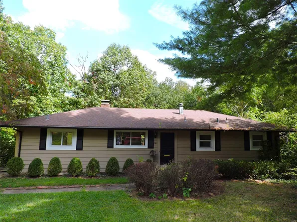 1521 Friar Ln, Saint Louis, MO 63122