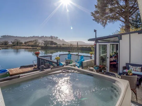 9230 Trout Pl, Gleneden Beach, OR 97388