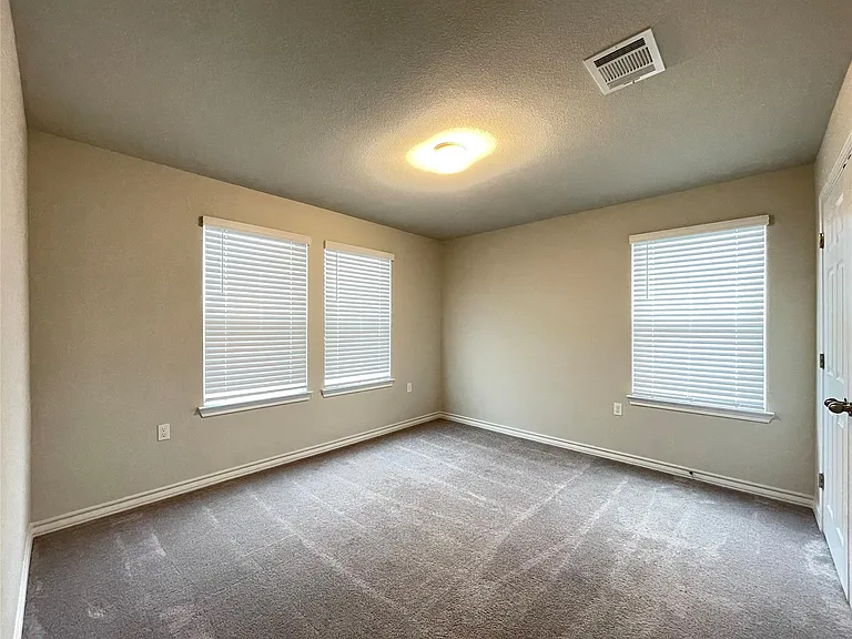 1602 Jacey Way — Photo 18