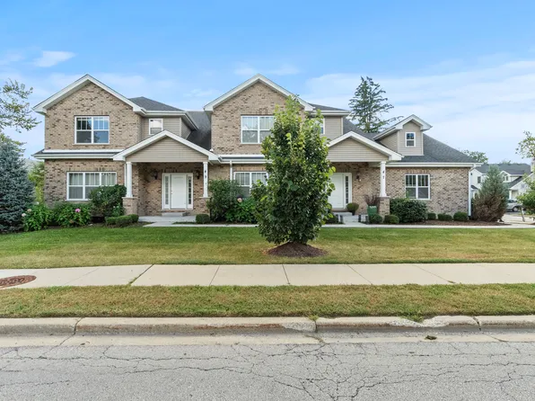 47 E 55th St, Westmont, IL 60559