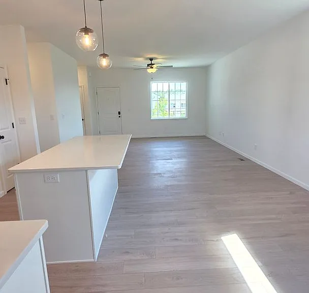 27010 E Dogwood Ln — Photo 4