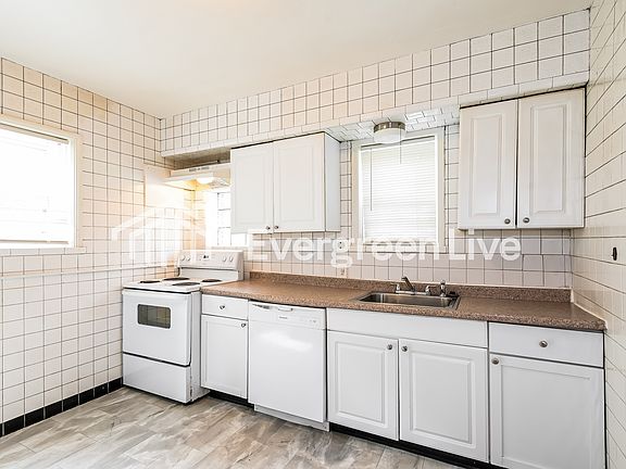 5th image of 7616 Lynn Ave