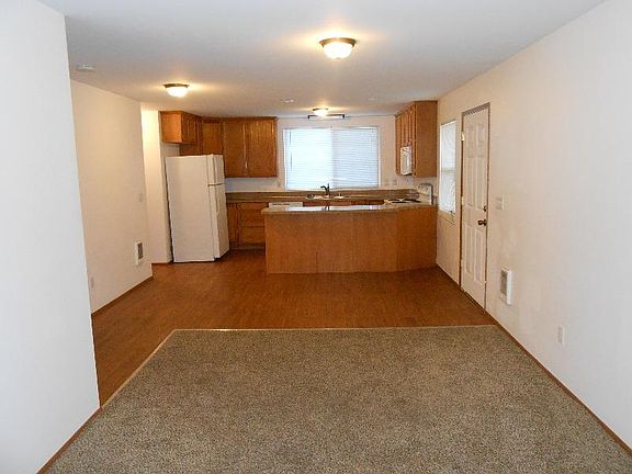4th image of 10217 144th St E