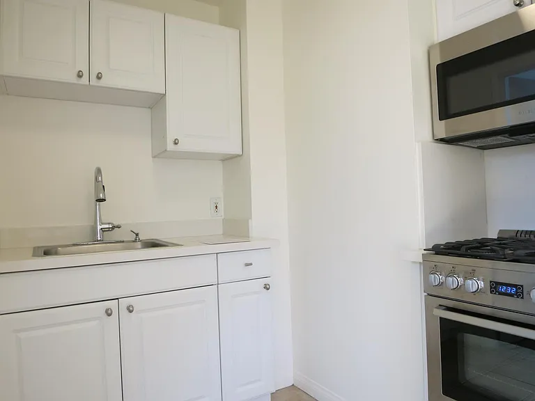 11919 Idaho Ave #4 — Photo 7
