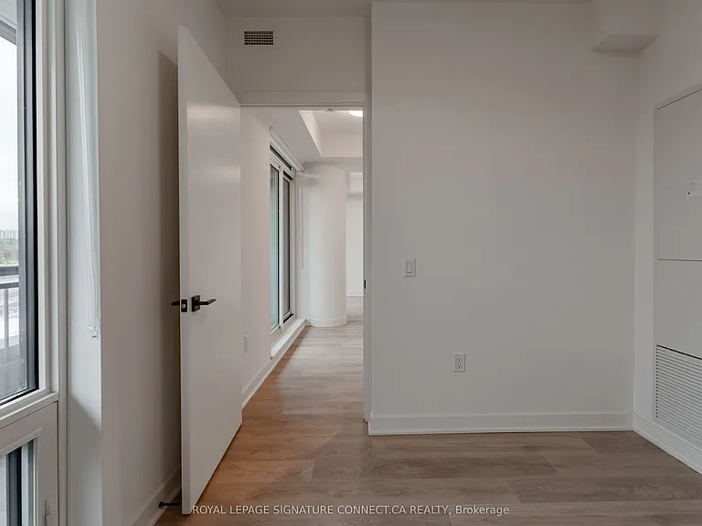 1185 Dupont St #424 — Photo 14