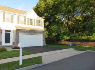 59 Washington Square Cir, Washington, NJ 07882