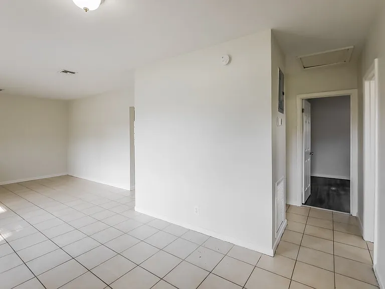 820 Carolina Ave — Photo 4