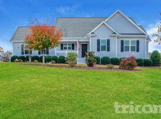 335 Oxfordshire Dr, Fuquay Varina, NC 27526