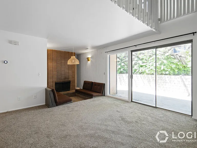 1815 E Woodside Dr #B — Photo 11