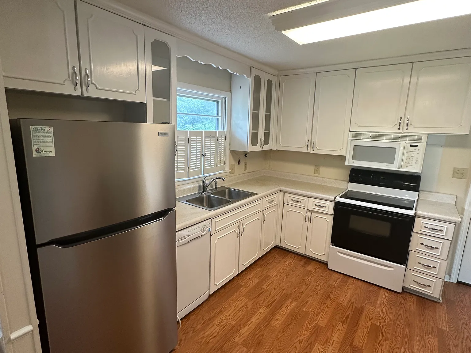 404 Drake Ave SW — Photo 4