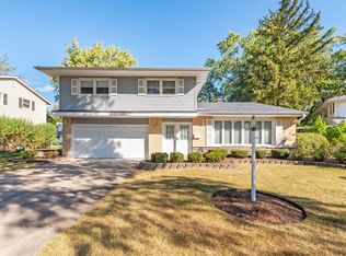 1122 E Dogwood Ln, Mount Prospect, IL